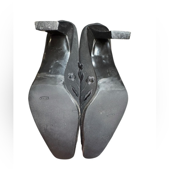 Versani Black Satin Floral Embroidered Heels Made in Italy 3” Heel Vintage Pumps - Picture 3 of 7